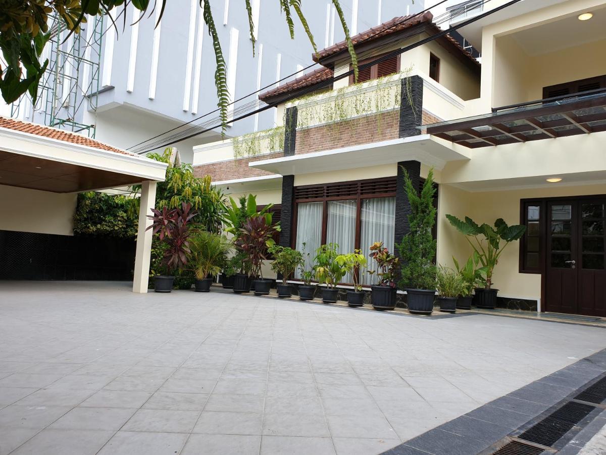 Malioboro Place Yogyakarta Exterior photo