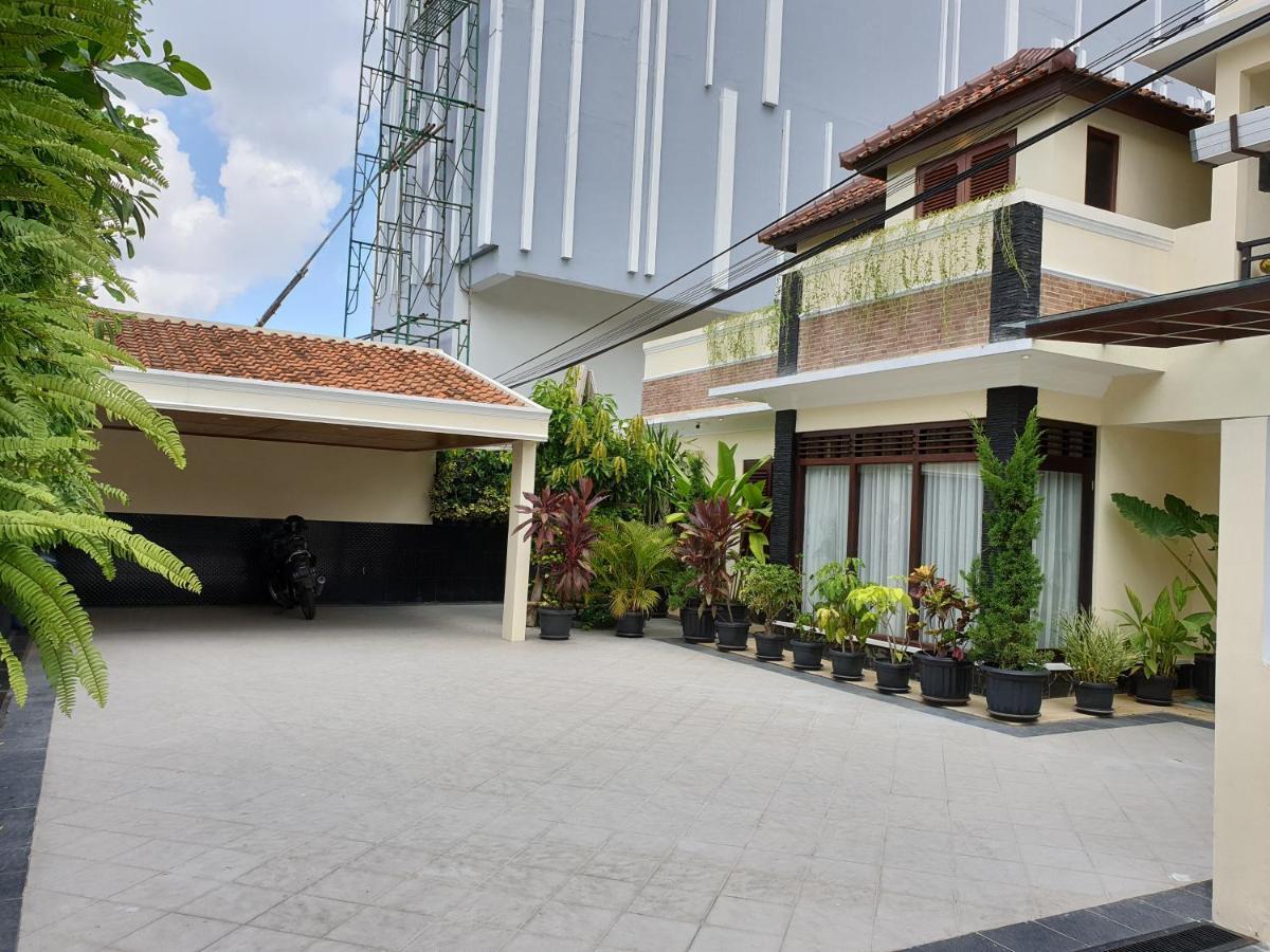 Malioboro Place Yogyakarta Exterior photo