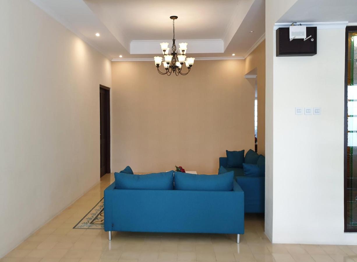 Malioboro Place Yogyakarta Exterior photo