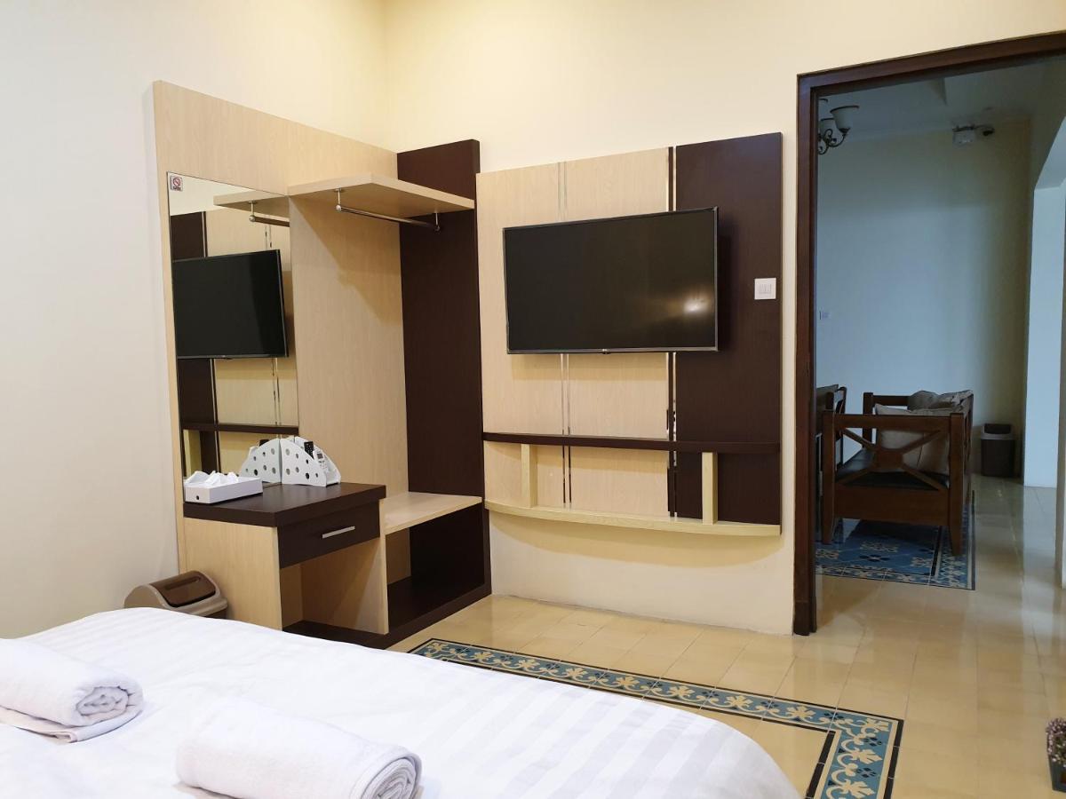 Malioboro Place Yogyakarta Exterior photo