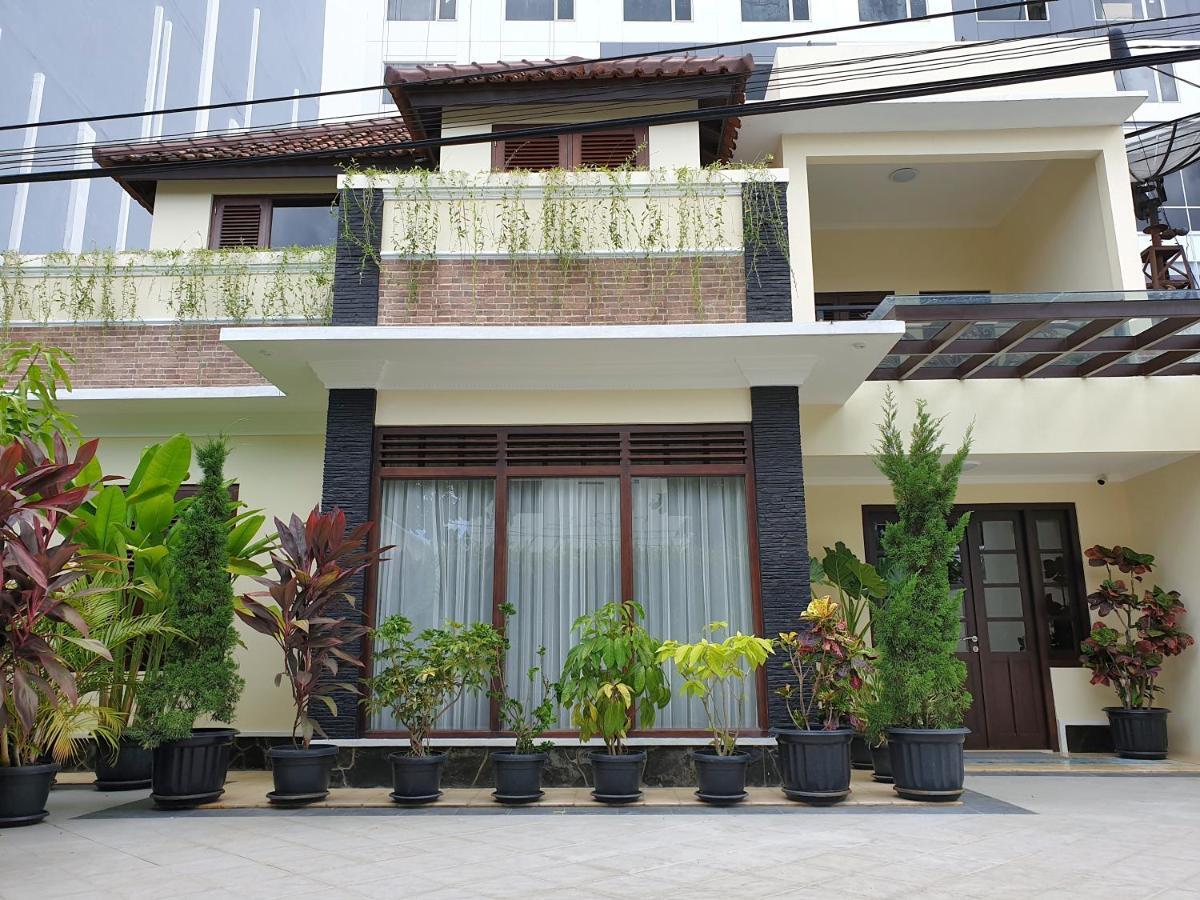 Malioboro Place Yogyakarta Exterior photo