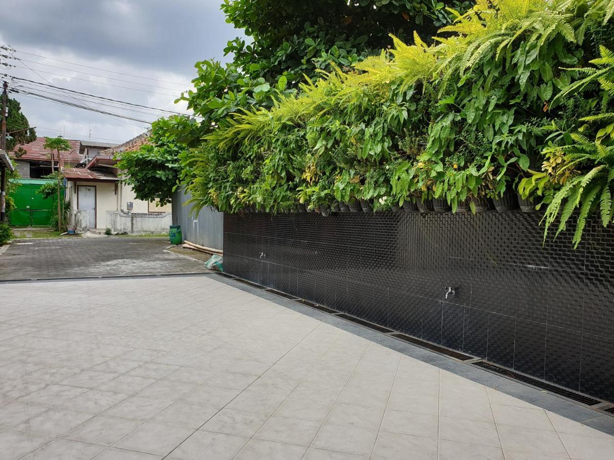 Malioboro Place Yogyakarta Exterior photo