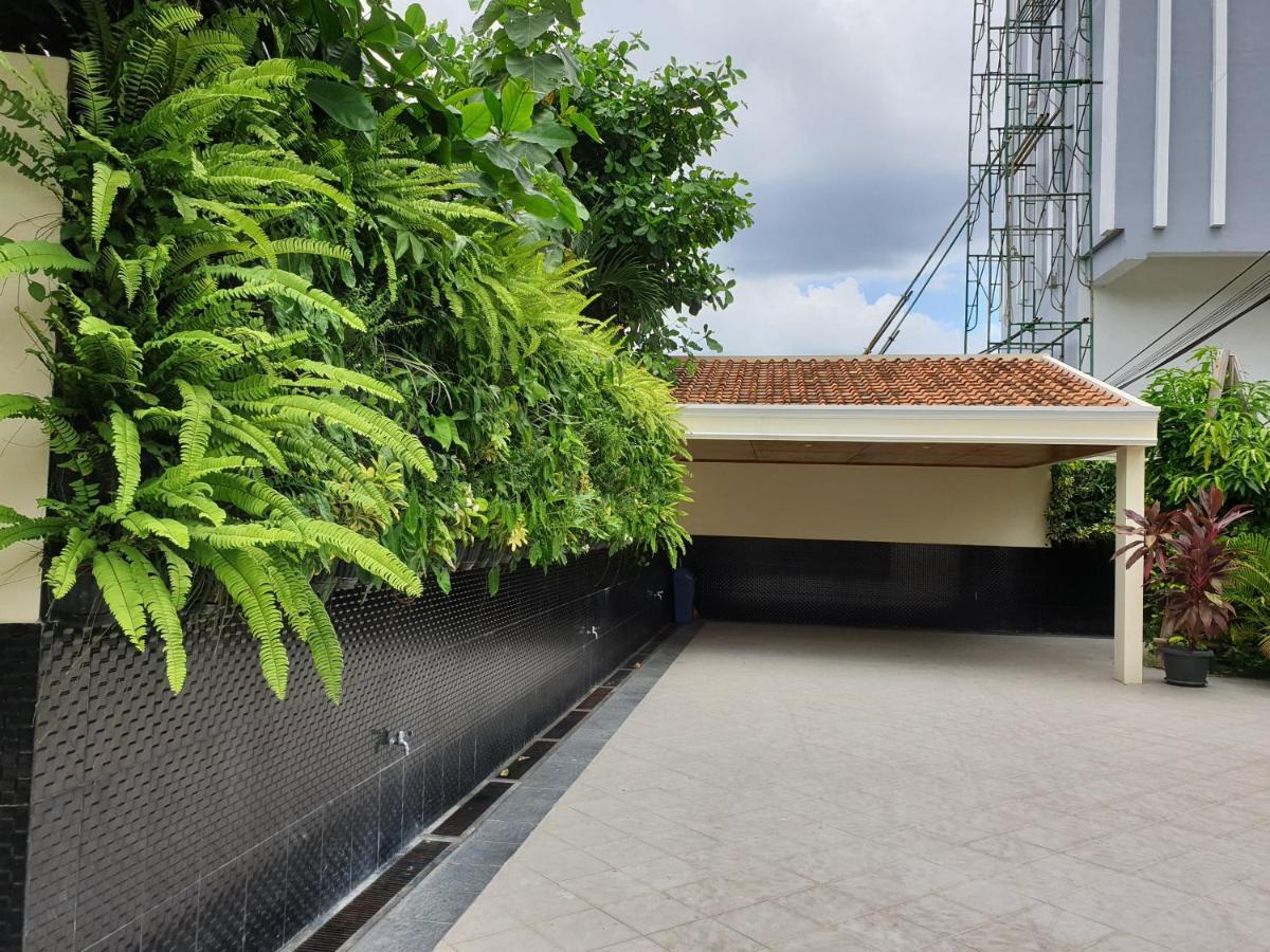 Malioboro Place Yogyakarta Exterior photo